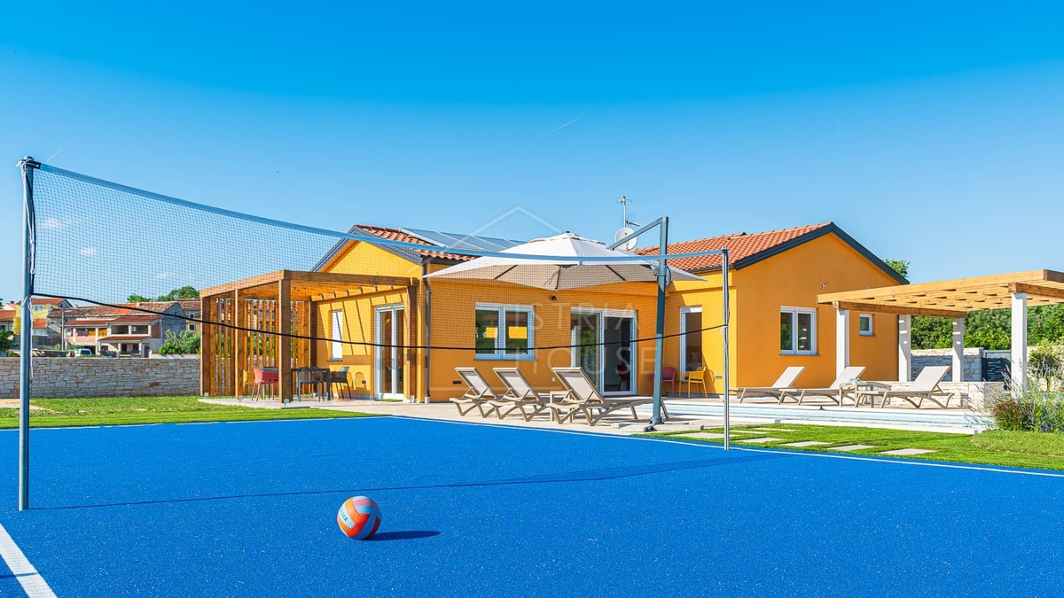 Svetvinčenat, okolica, moderna enonadstropna hiša z bazenom