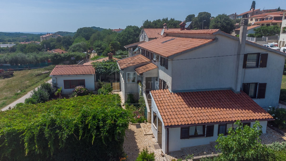 Poreč, hiša z dvema stanovanjema