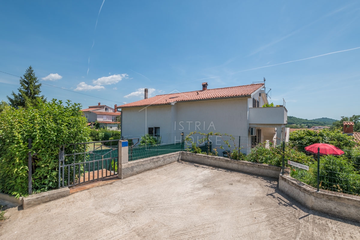 Poreč, hiša z dvema stanovanjema