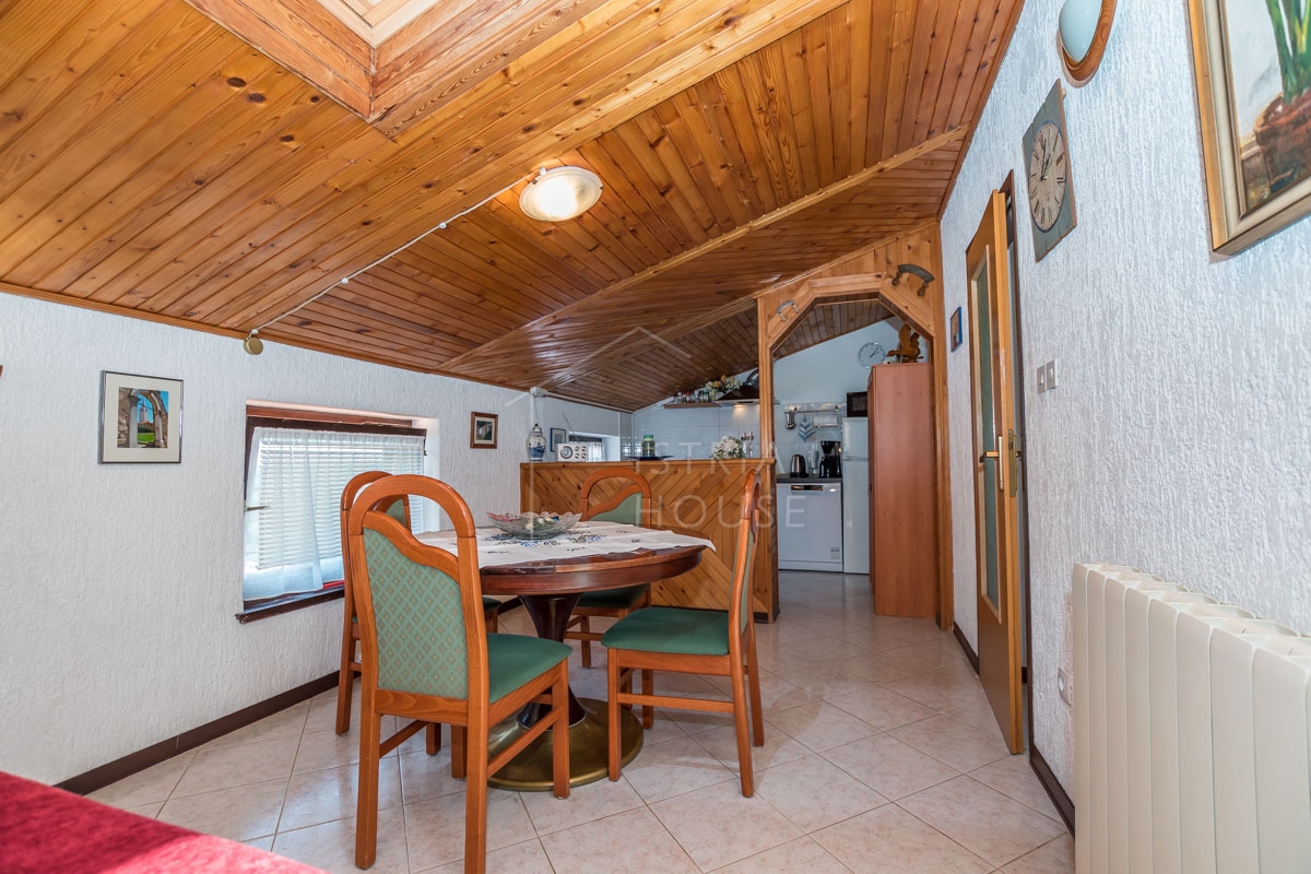 Poreč, hiša z dvema stanovanjema
