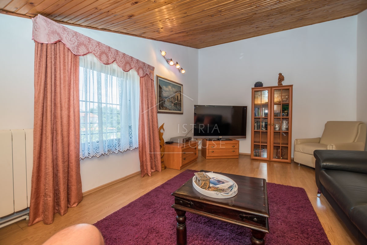 Poreč, hiša z dvema stanovanjema
