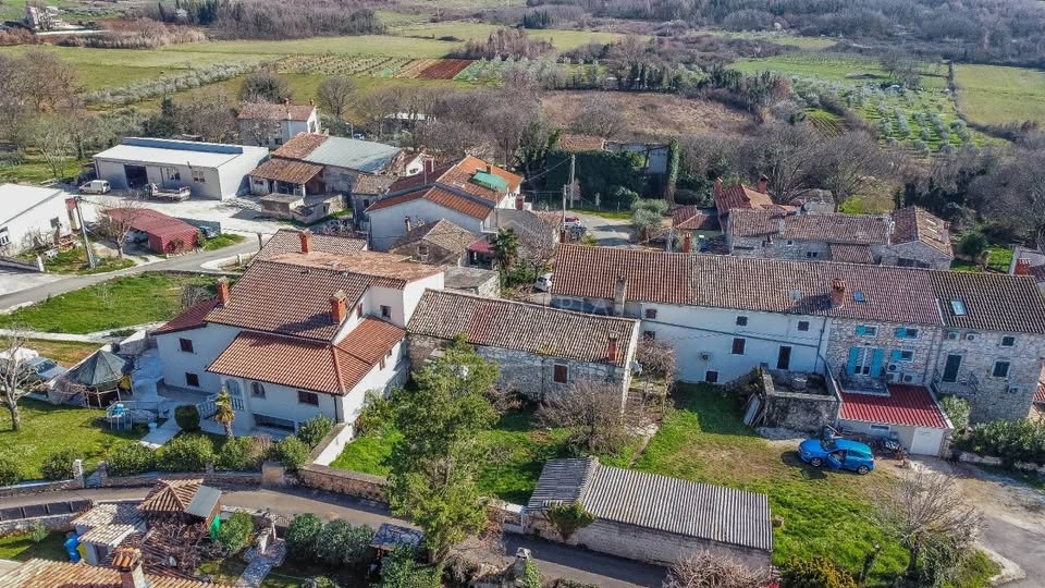 Poreč, okolica, kamnita hiša na mirni lokaciji