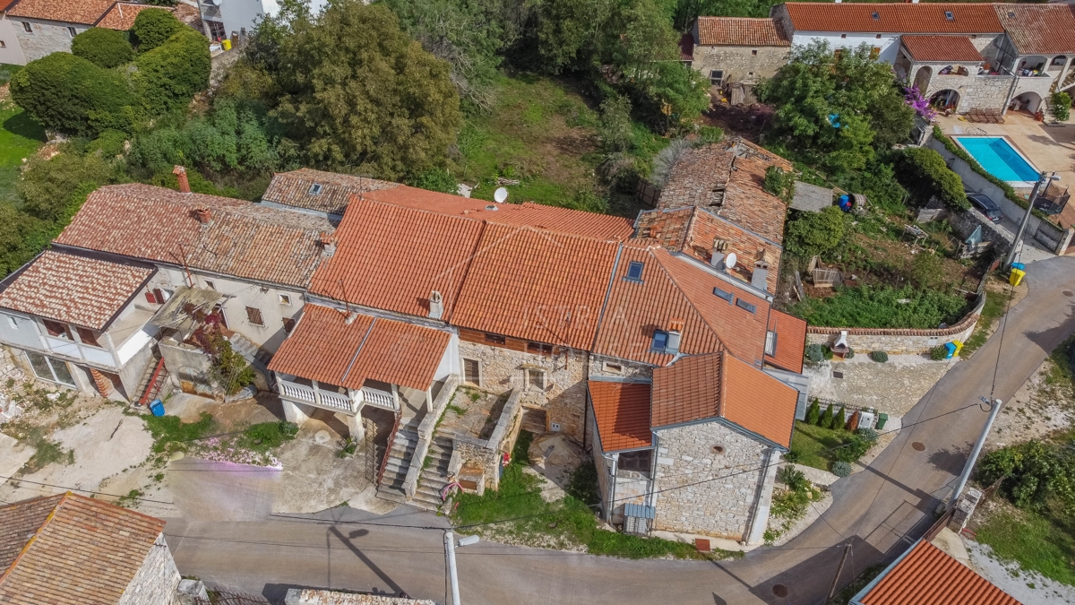 Poreč, okolica, avtohtona kamnita hiša za obnovo