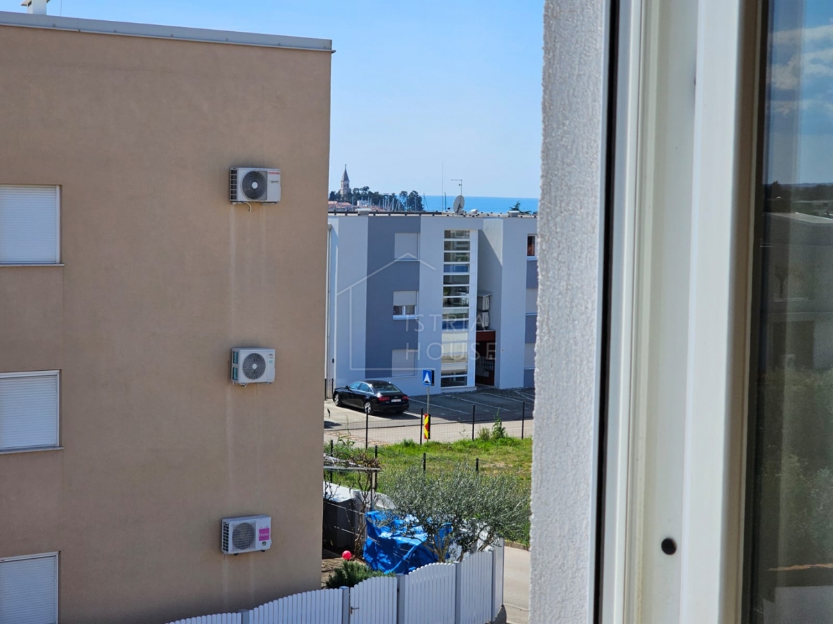 Novigrad, stanovanje s pogledom na morje nedaleč od plaže