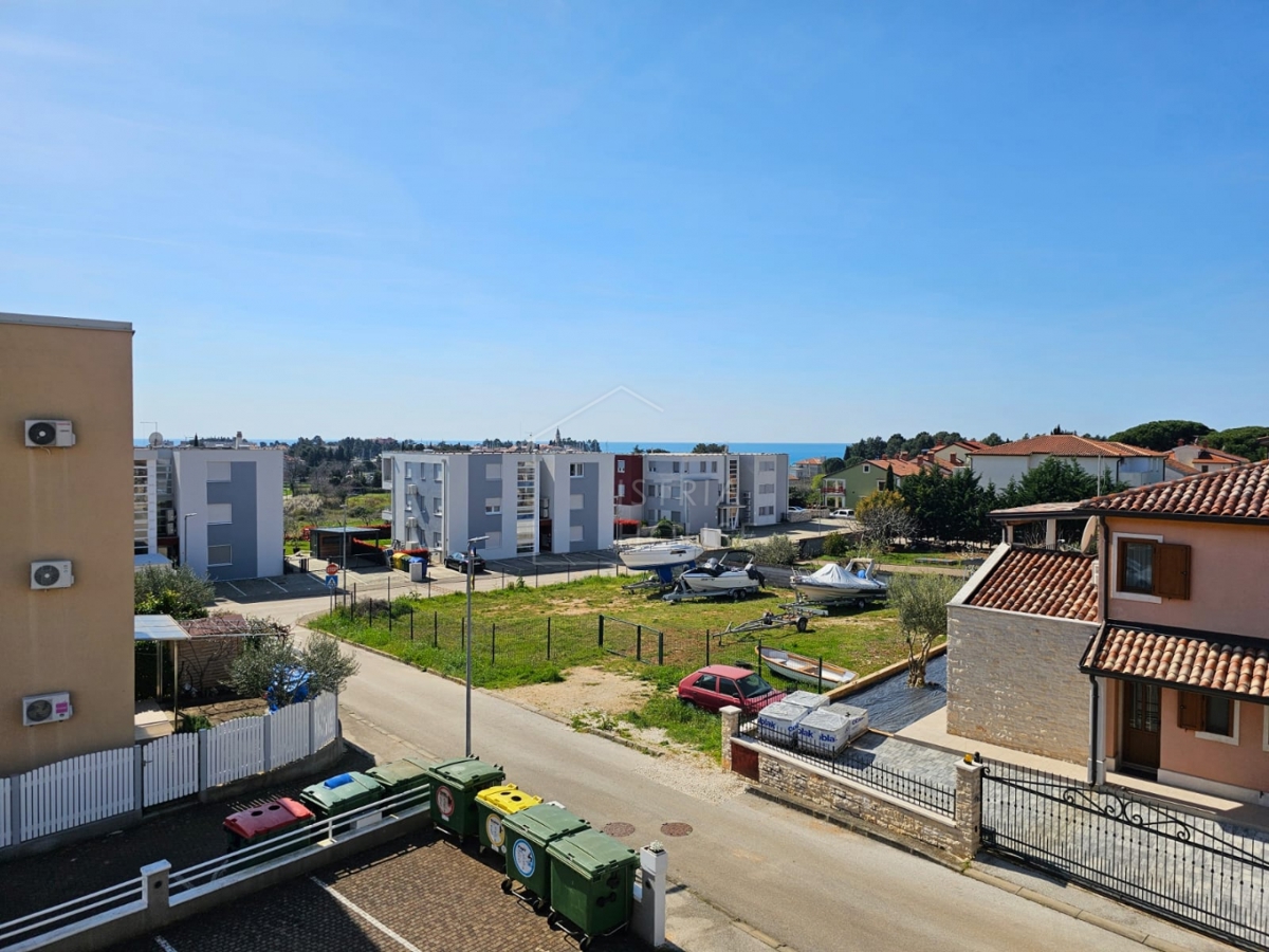 Novigrad, stanovanje s pogledom na morje nedaleč od plaže