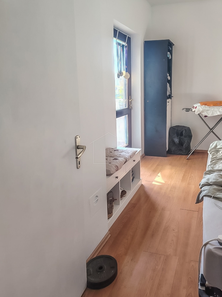 Peroj, stanovanje s pogledom na Brionske otoke