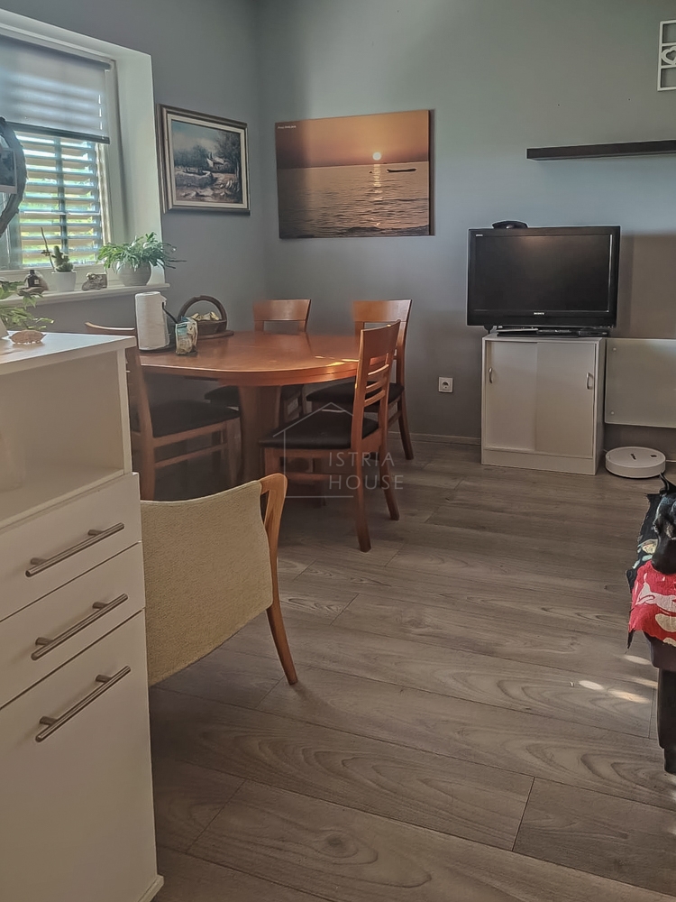 Peroj, stanovanje s pogledom na Brionske otoke