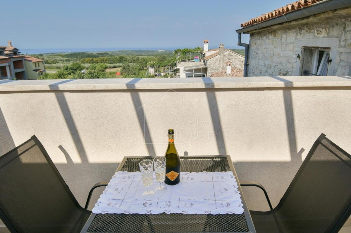 POREČ, okolica - lepa kamnita hiša s pogledom na morje