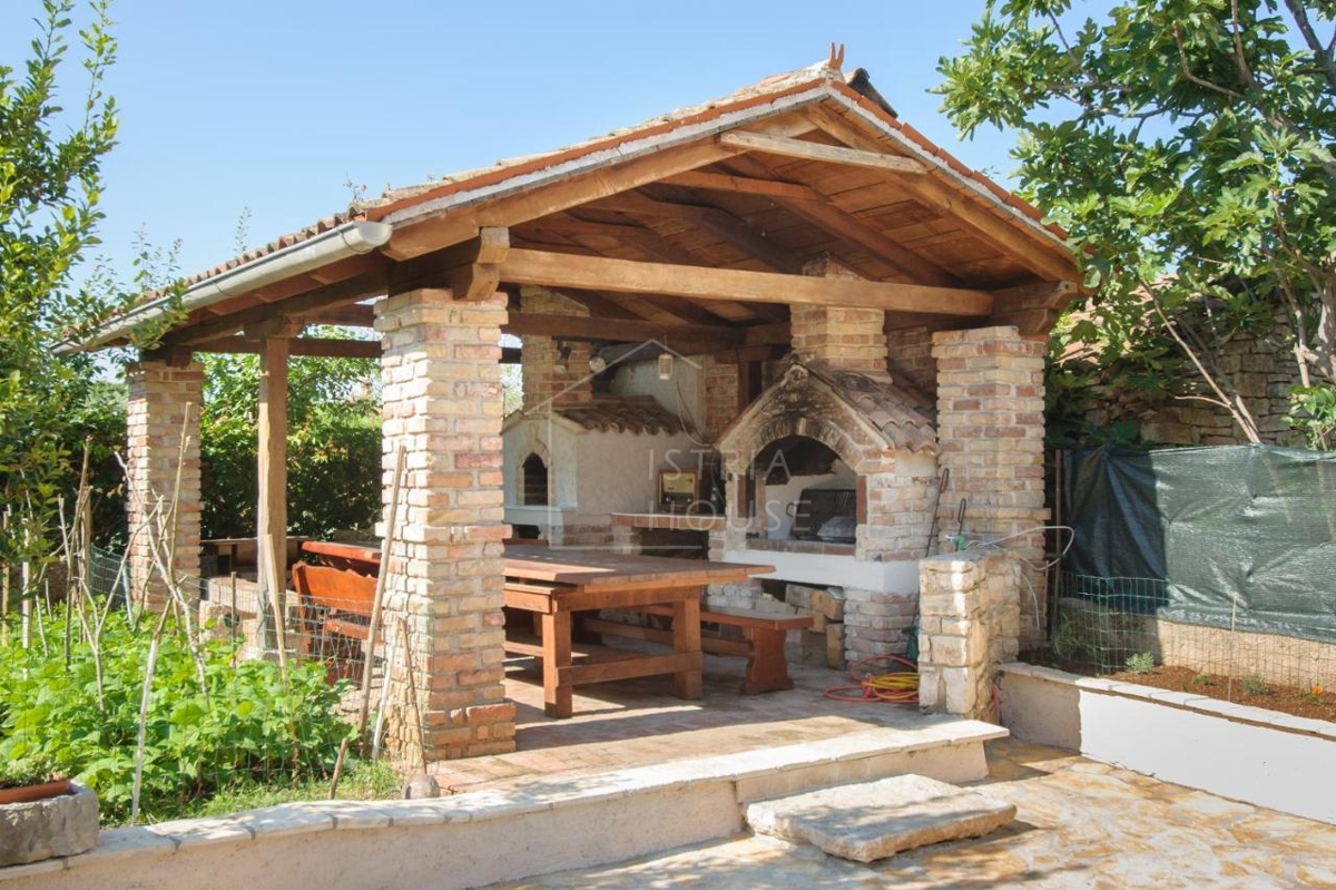 POREČ, okolica - lepa kamnita hiša s pogledom na morje