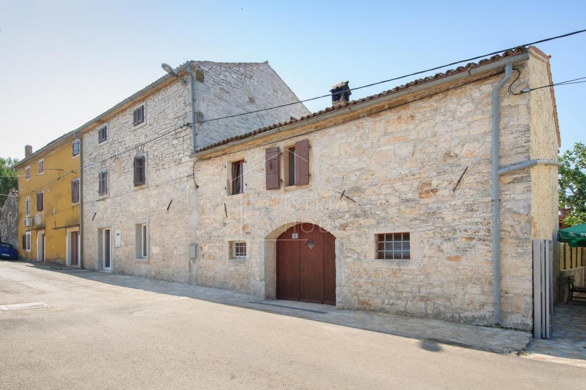 POREČ, okolica - lepa kamnita hiša s pogledom na morje