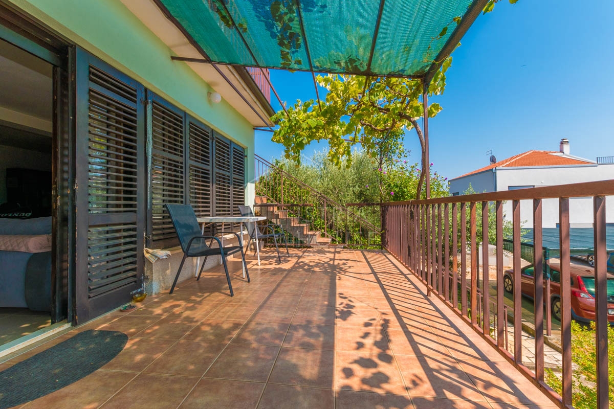 UMAG, okolica - apartmajska hiša 200m od morja