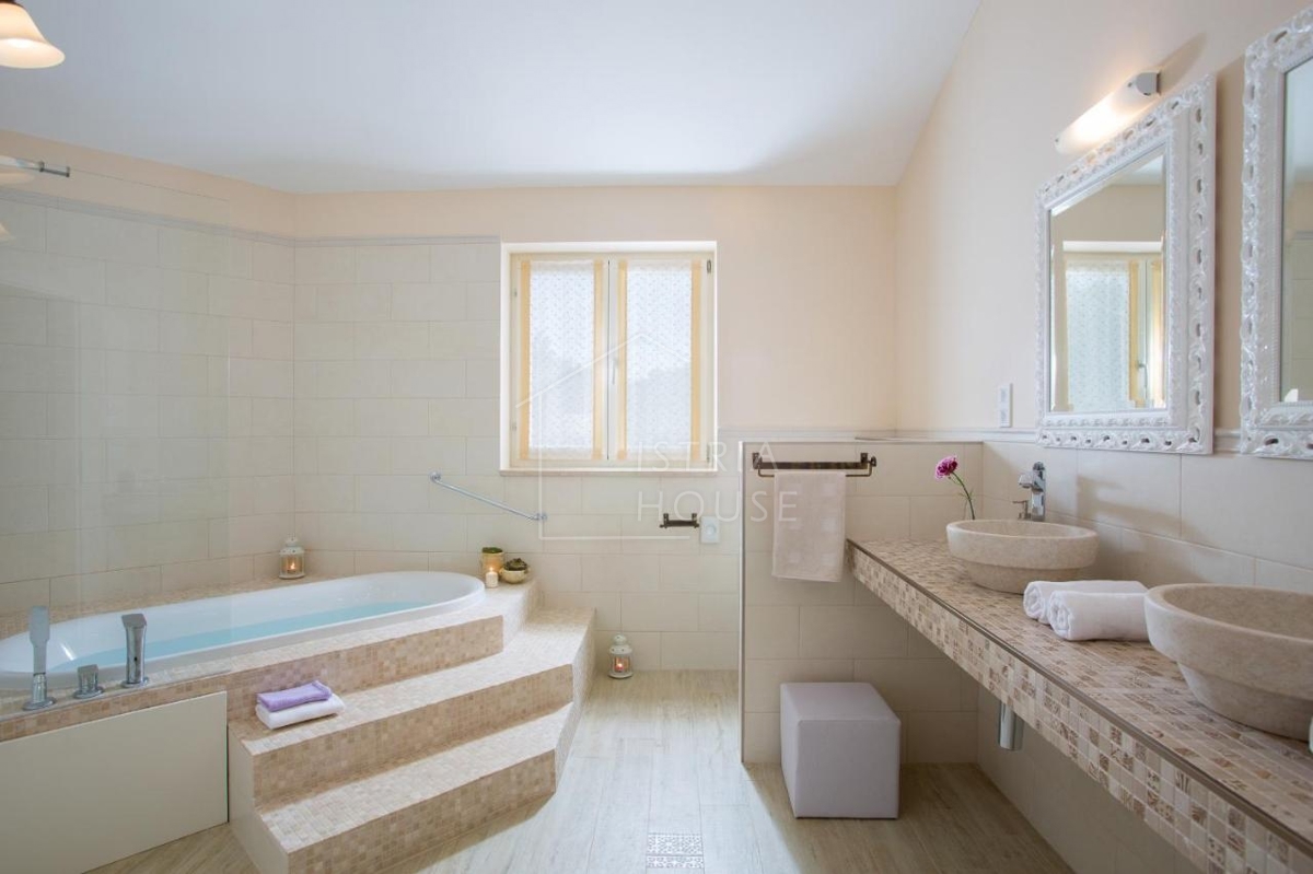 Rovinj, okolica, romantična vila za prodajo