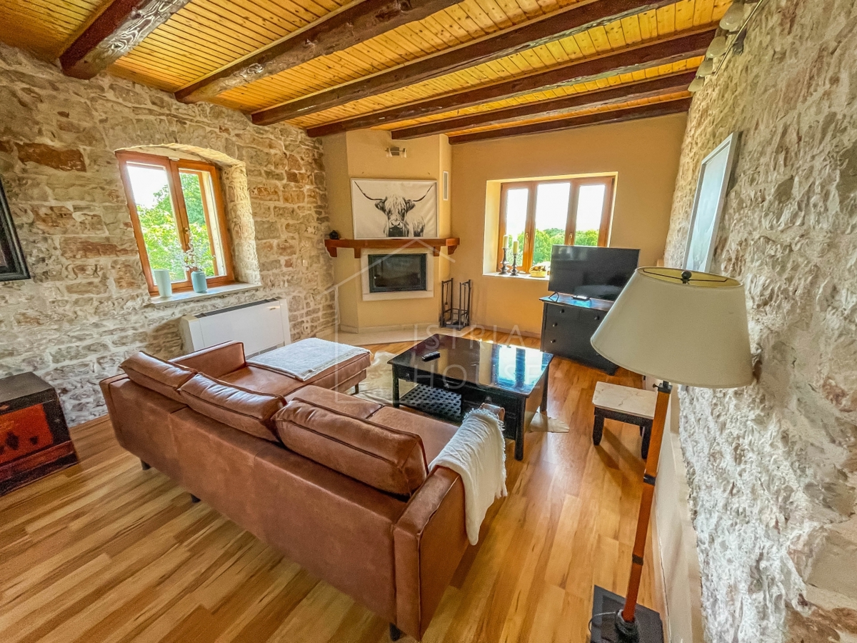 Poreč, okolica, fantastična kamnita hiša z razgledom