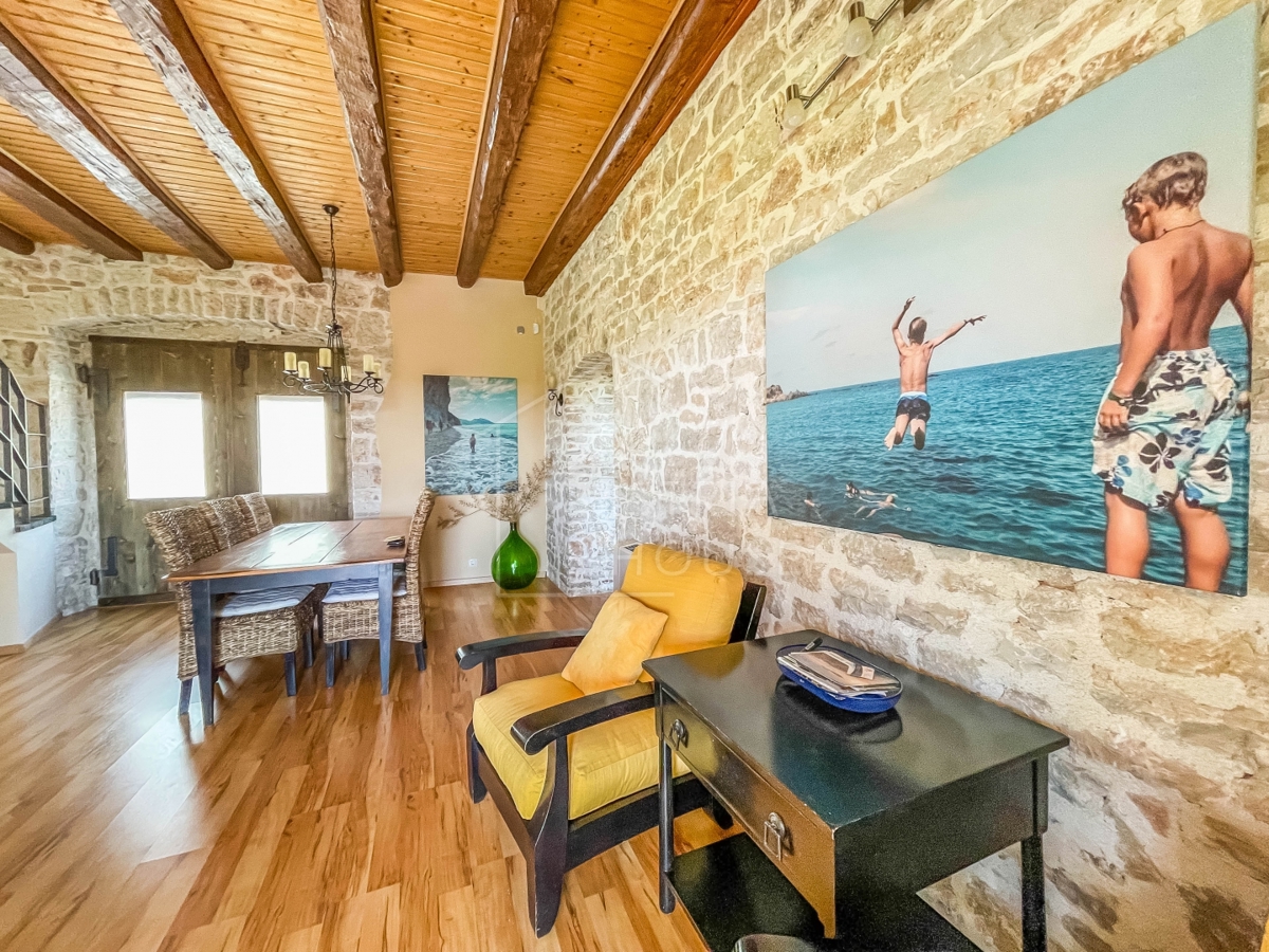 Poreč, okolica, fantastična kamnita hiša z razgledom