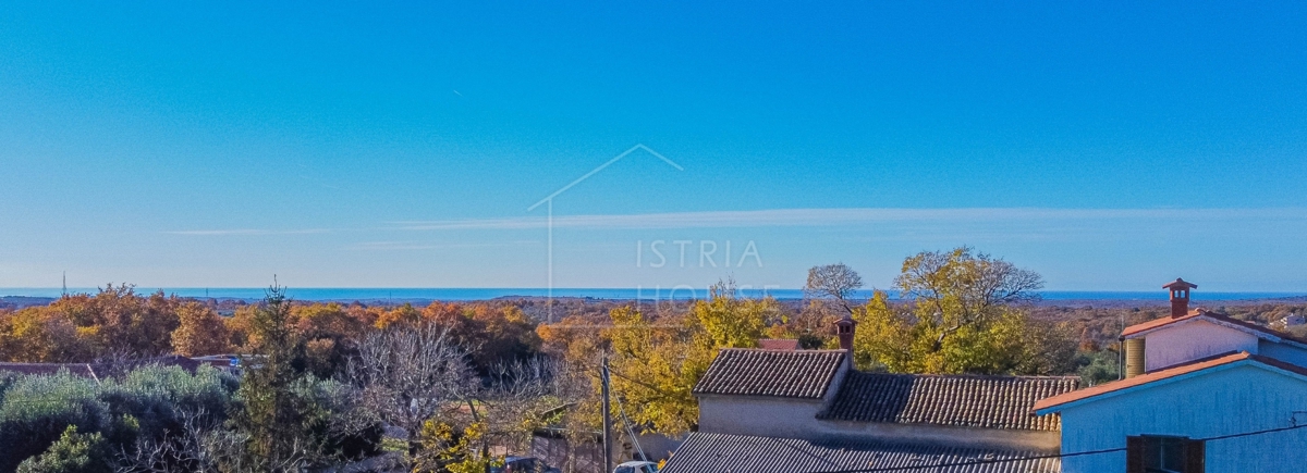 Buje, Kaštel, dvojček s pogledom na morje