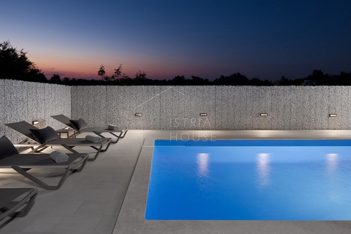 Svetvinčenat, surroundings, modern villa with pool