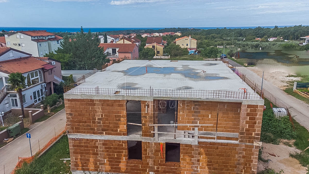 NOVIGRAD, okolica, stanovanje v pritličju novogradnje