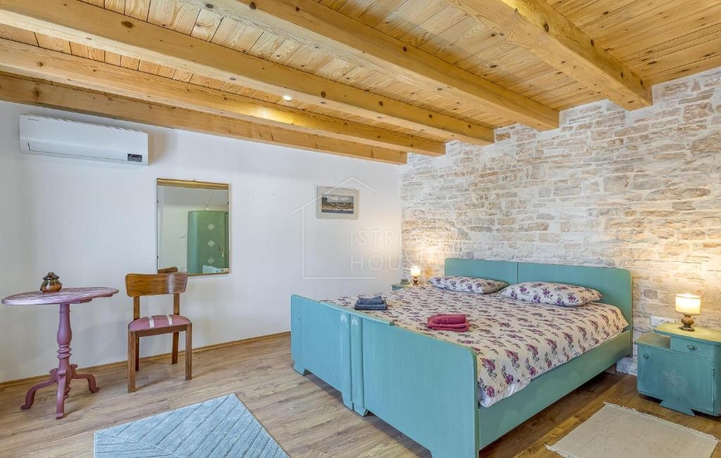 Kanfanar, okolica, prenovljena istrska hiša z bazenom