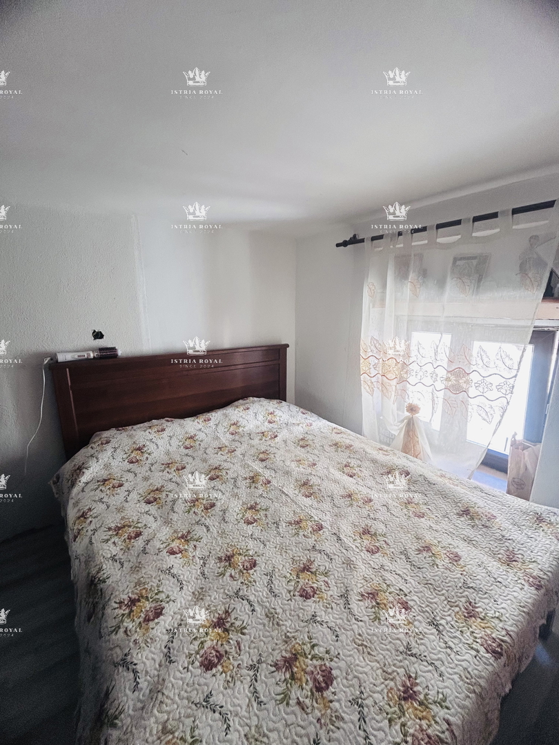 Istra, Umag, središče mesta, stanovanje 2S+DB, 90 m2, 40 m od morja