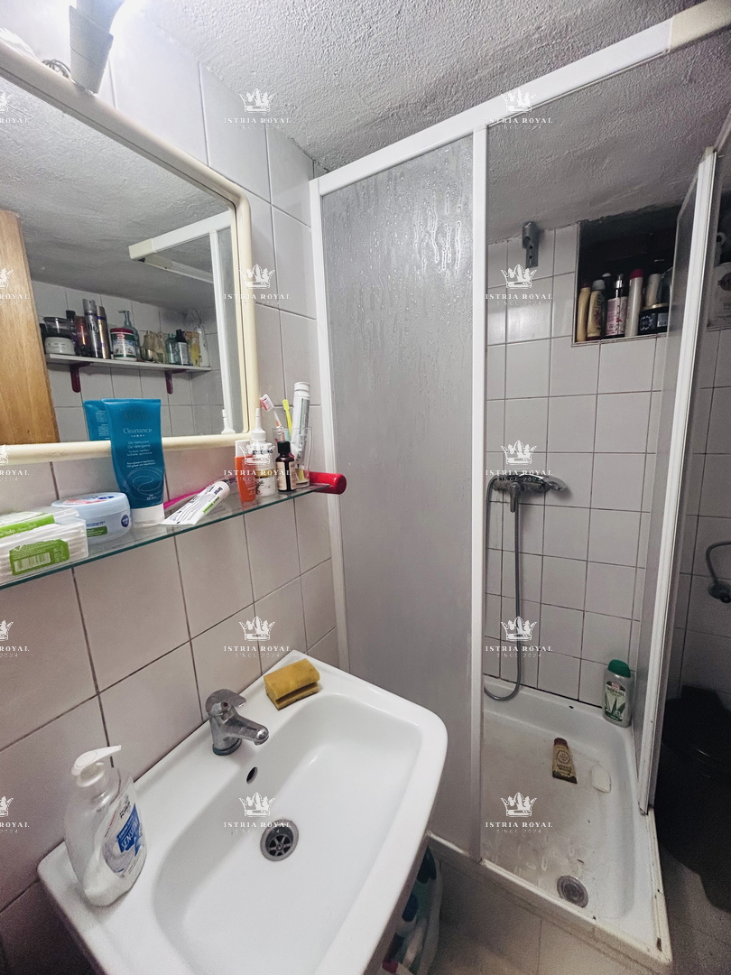 Istra, Umag, središče mesta, stanovanje 2S+DB, 90 m2, 40 m od morja