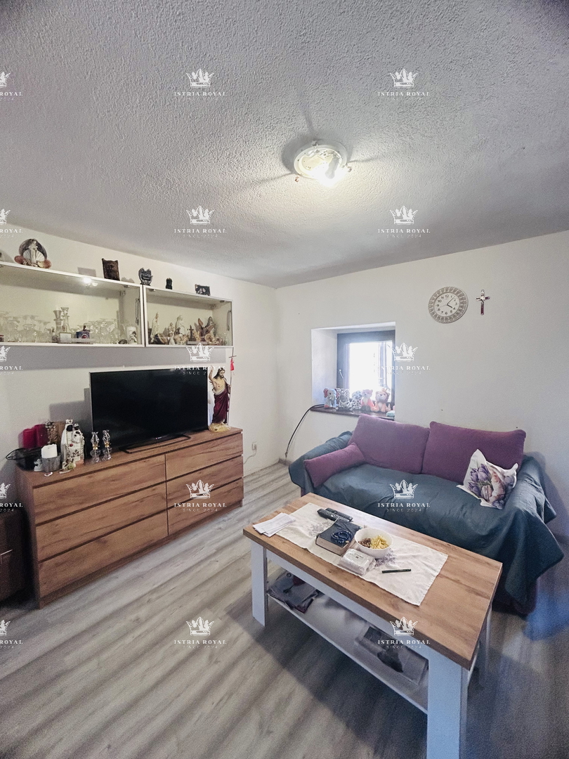 Istra, Umag, središče mesta, stanovanje 2S+DB, 90 m2, 40 m od morja