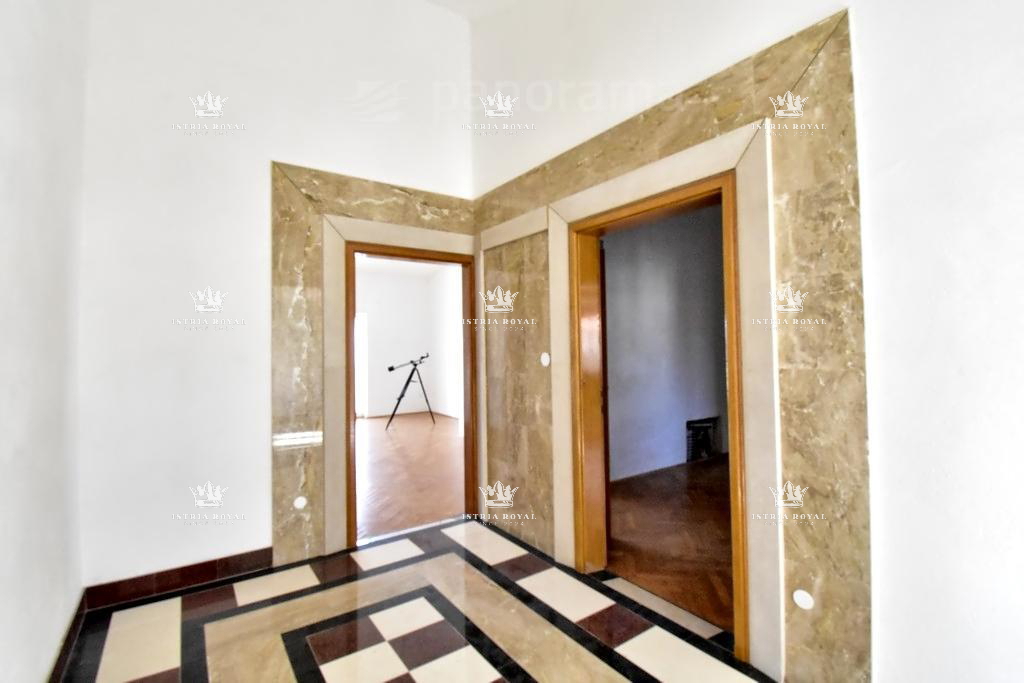 Luksuzna vila na prodaj v Medulinu – 602 m², pogled na morje, prva vrsta ob morju, Istra.