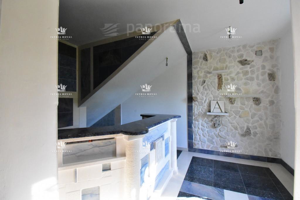 Luksuzna vila na prodaj v Medulinu – 602 m², pogled na morje, prva vrsta ob morju, Istra.