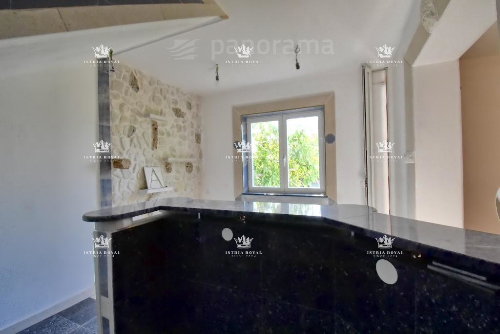 Luksuzna vila na prodaj v Medulinu – 602 m², pogled na morje, prva vrsta ob morju, Istra.