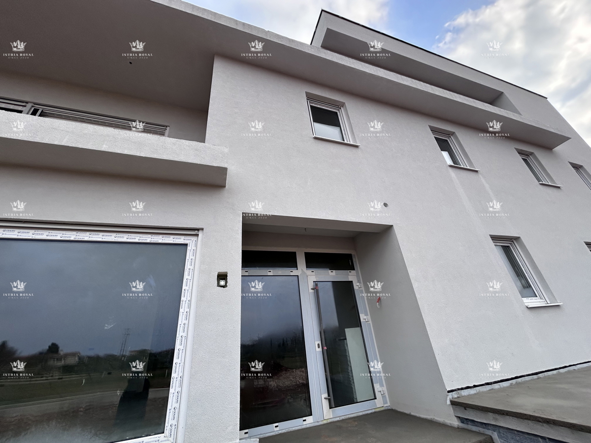 Istra, Umag, stanovanje 64 m2, 2 sobi + dnevna soba, garaža, shramba, bazen, II. nadstropje