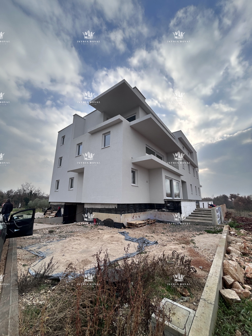 Istra, Umag, stanovanje 64 m2, 2 sobi + dnevna soba, garaža, shramba, bazen, II. nadstropje