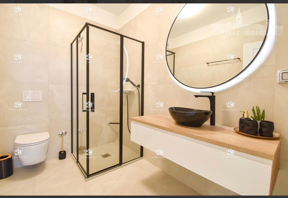 Istra, Poreč, dvoetažni stan 150 m2, prodaja, 3SS+DB, parkirišče, primerno za oddajanje počitniške vile