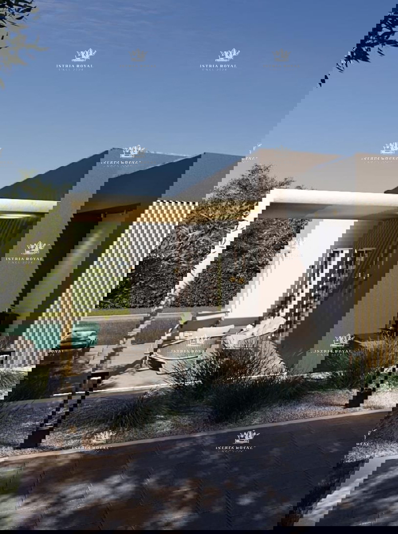 Istra, Medulin, gradbeno zemljišče s projektom za družinsko hišo, 180.000 €