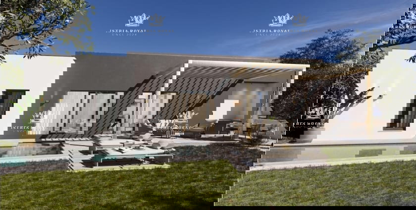 Istra, Medulin, gradbeno zemljišče s projektom za družinsko hišo, 180.000 €