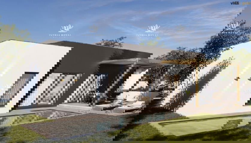 Istra, Medulin, gradbeno zemljišče s projektom za družinsko hišo, 180.000 €