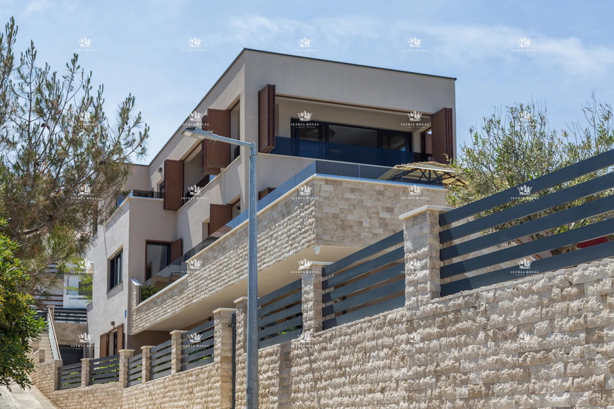 Luksuzna vila z razgledom na morje in bazenom – Pag, 130 m od plaže