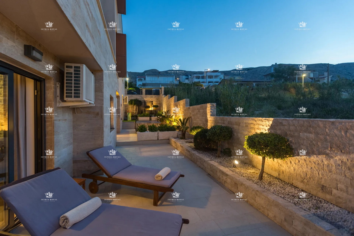 Luksuzna vila z razgledom na morje in bazenom – Pag, 130 m od plaže