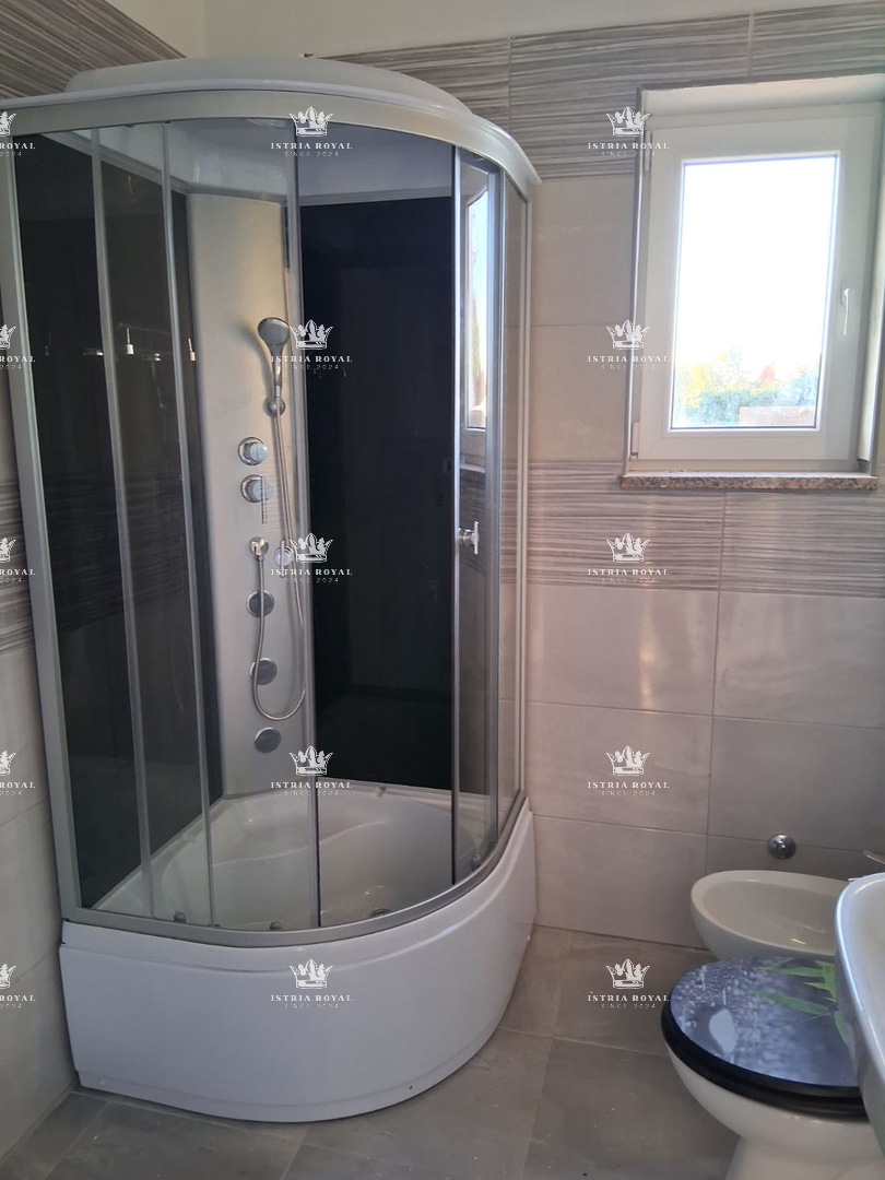 Prodam samostojno hišo s bazenom – Čabrunići pri Pulju | Legalizirano | Oddaljena 9 km od morja