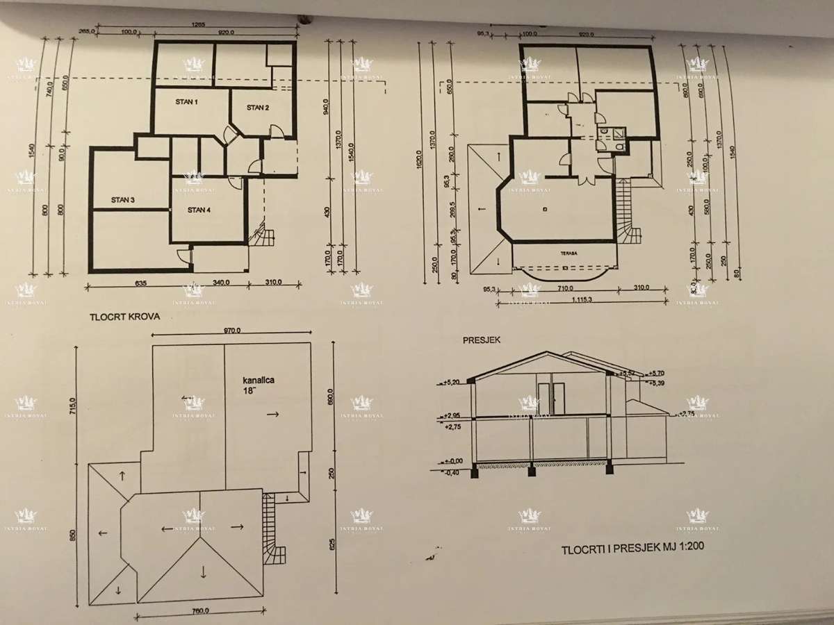 V PRODAJO – Luksuzna vila s bazenom in wellnessom v Pulju, 260 m², 4 stanovanja, 650 m od morja