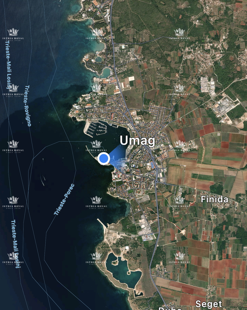 Istra, Umag, hiša 200 m2 za adaptacijo, 3 stanovanja, prva vrsta ob morju, odprt pogled na morje, središče mesta