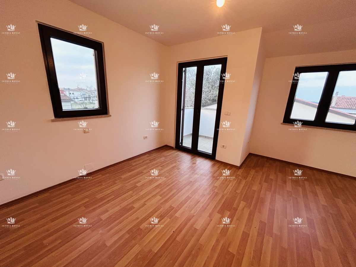 Istra, Bašanija, stanovanje 2SS+DB, 90 m2, tri terase, parkirišče, vrt 24 m2, miren del naselja