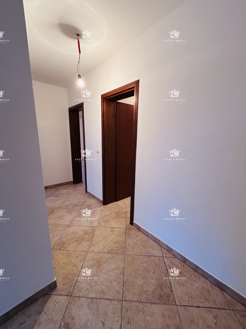 Istra, Bašanija, stanovanje 2SS+DB, 90 m2, tri terase, parkirišče, vrt 24 m2, miren del naselja