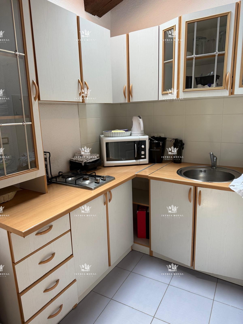 Istra, Umag, 50 m2 stanovanje, 2 spalna prostora, središče mesta, pogled na morje