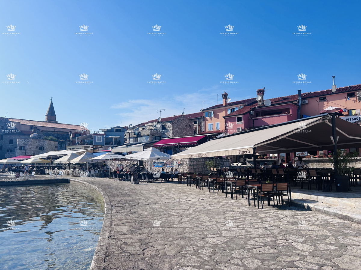 Istra, Umag, 50 m2 stanovanje z 2 spalnicama, center mesta