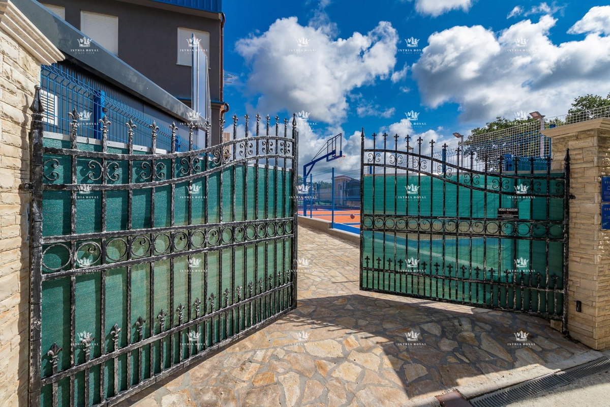 Luksuzna vila z bazenom na prodaj – Istra, Valtura (600 m², 9 kopalnic, 13 prostorov) | Idealno za turizem!