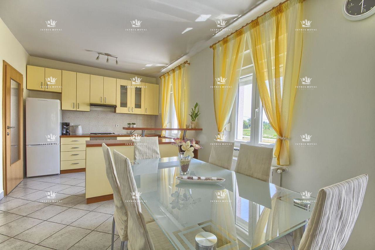 Na prodaj hiša Valtura – Samostojna pritlična hiša z veliko zemljiščem, 205 m², Istra