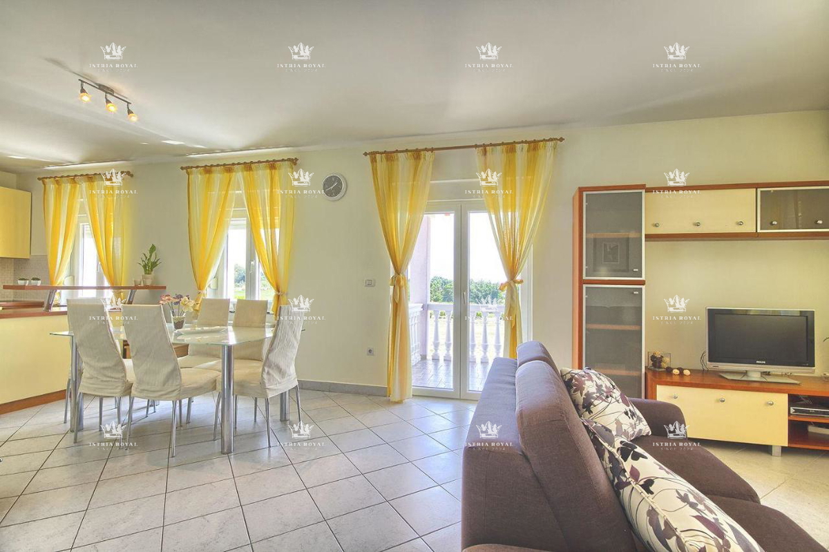 Na prodaj hiša Valtura – Samostojna pritlična hiša z veliko zemljiščem, 205 m², Istra