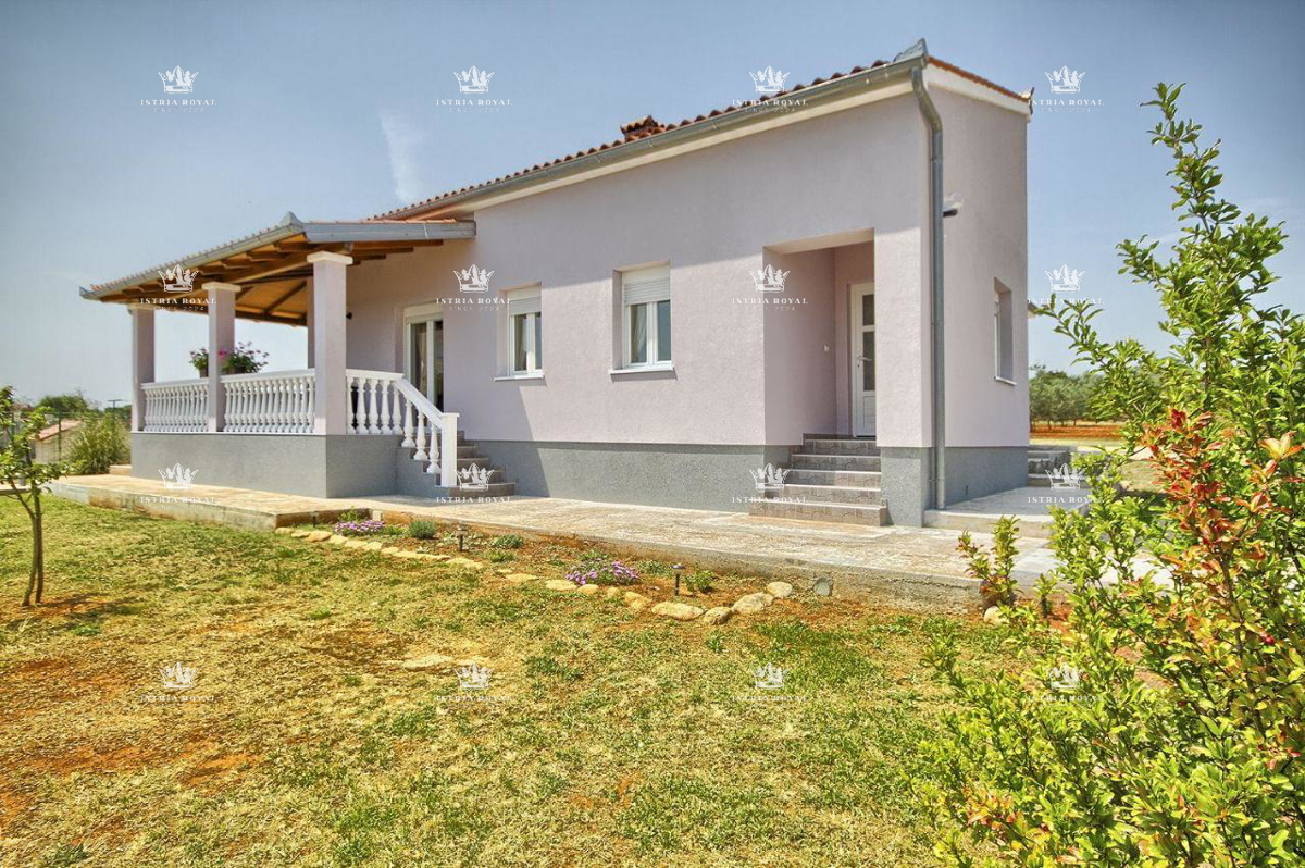 Na prodaj hiša Valtura – Samostojna pritlična hiša z veliko zemljiščem, 205 m², Istra