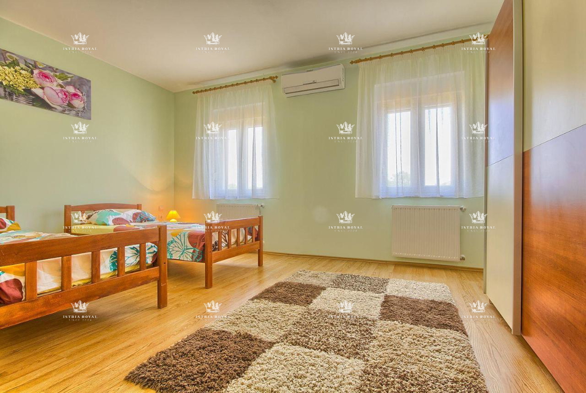 Na prodaj hiša Valtura – Samostojna pritlična hiša z veliko zemljiščem, 205 m², Istra