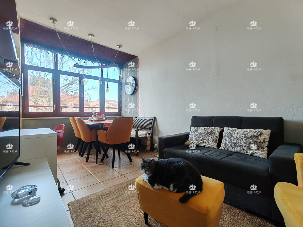 Stanovanje z dvema spalnicama in veliko teraso, Pula, Kaštanjer