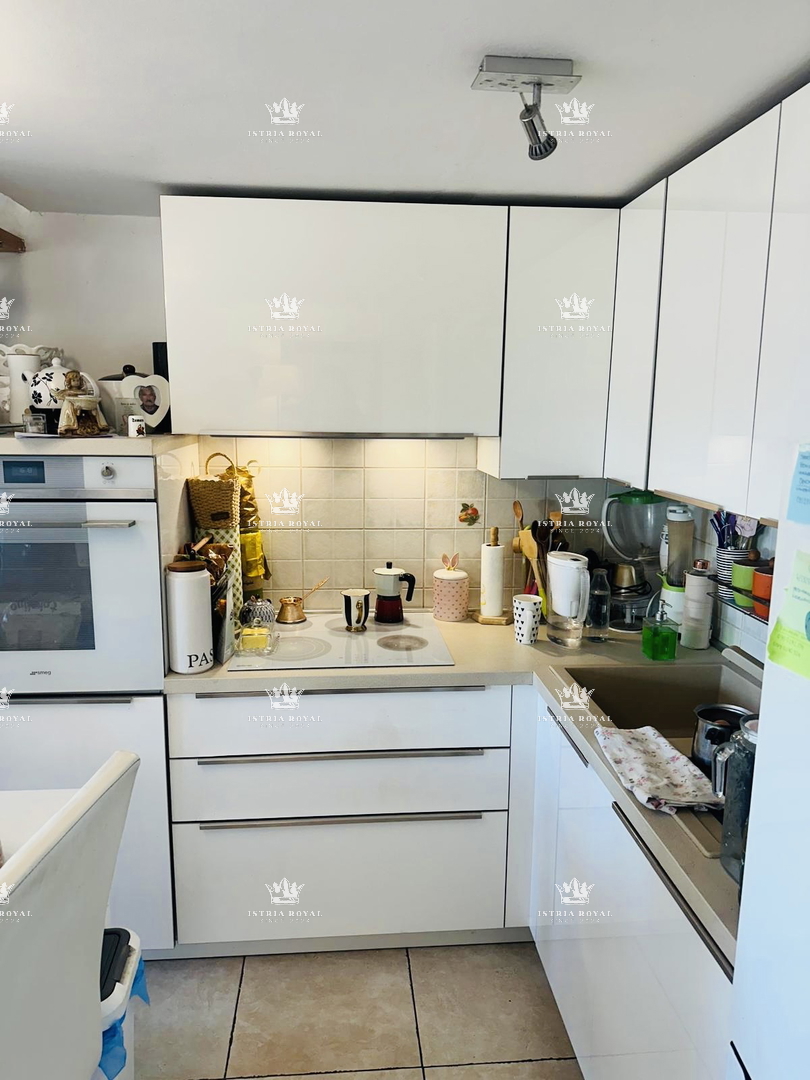 Istra, Pula, stanovanje 2SS+DB, 51 m2, dva balkona, shramba